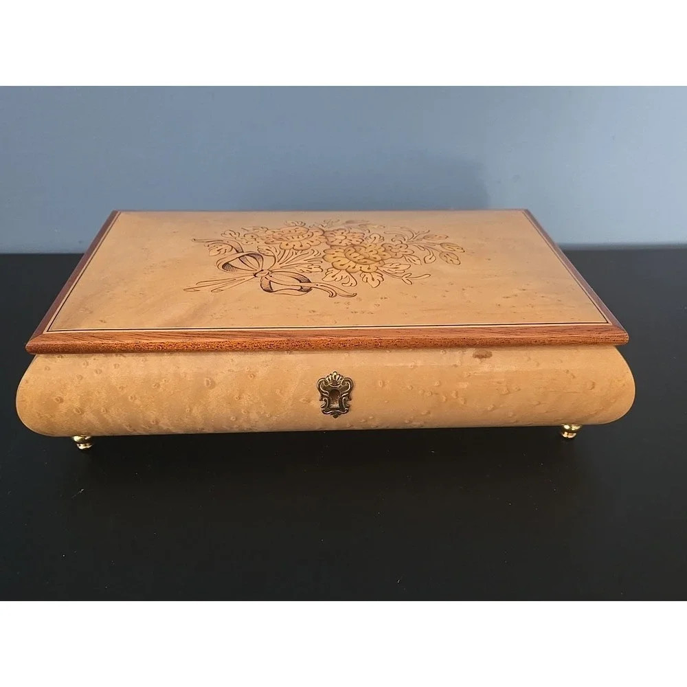 SORRENTO INTARSIO INLAID Wood ITALy JEWELRY TRINKET MUSIC BOX VINTAGE No Key‎